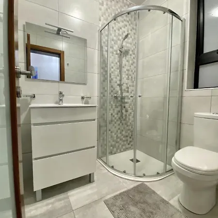 F1 - Modern Two Bedrooms Flat Sea View, St Julians Apartment *