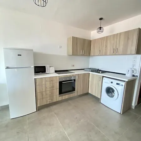 F1 - Modern Two Bedrooms Flat Sea View, St Julians Апартаменты