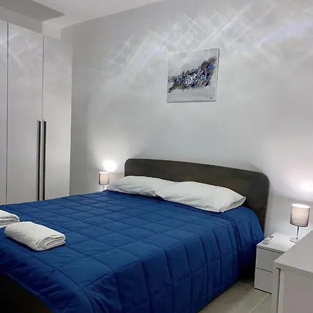 F1 - Modern Two Bedrooms Flat Sea View, St Julians Apartment *