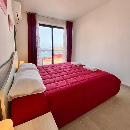 F1 - Modern Two Bedrooms Flat Sea View, St Julians