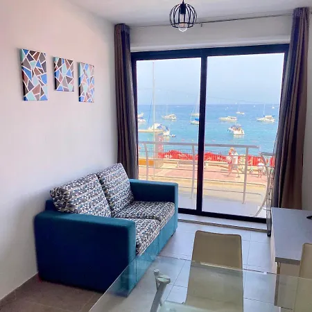 F1 - Modern Two Bedrooms Flat Sea View, St Julians Saint Julian's